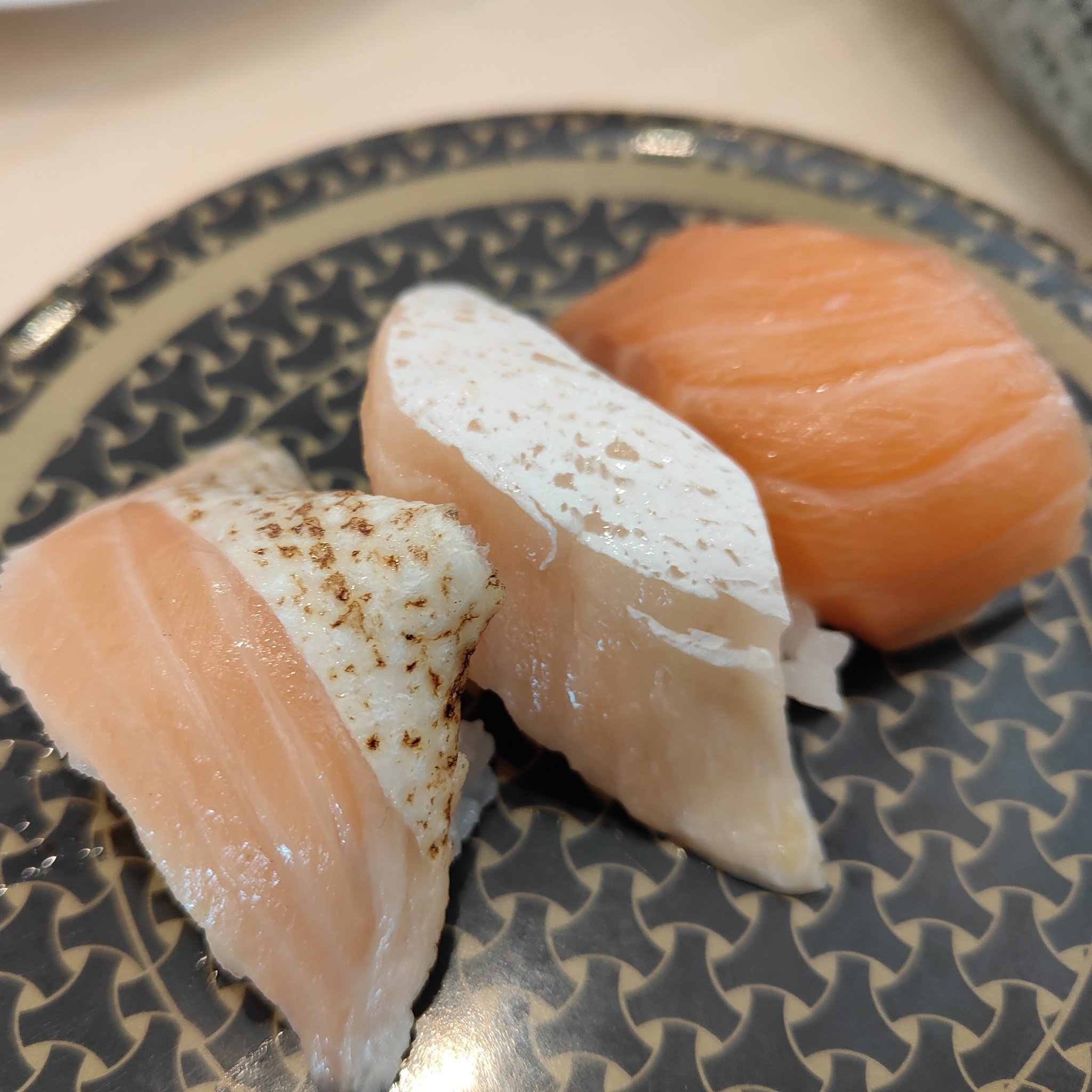 https://kumachabin.net/archives/2024/02/sushi.jpg